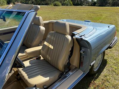 1989 Mercedes-Benz 560 SL   - Photo 22 - Boca Raton, FL 33432
