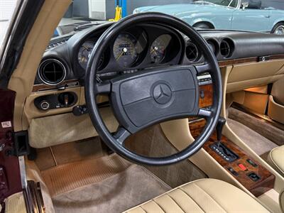 1988 Mercedes-Benz 560 SL   - Photo 12 - Boca Raton, FL 33432
