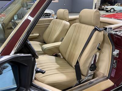 1988 Mercedes-Benz 560 SL   - Photo 11 - Boca Raton, FL 33432