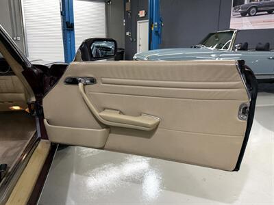 1988 Mercedes-Benz 560 SL   - Photo 17 - Boca Raton, FL 33432