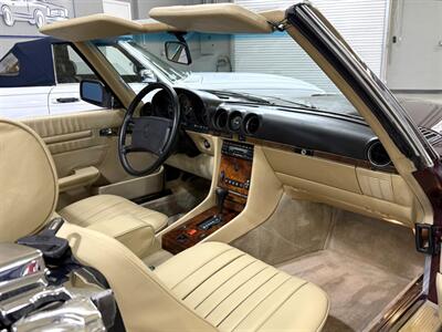 1988 Mercedes-Benz 560 SL   - Photo 18 - Boca Raton, FL 33432