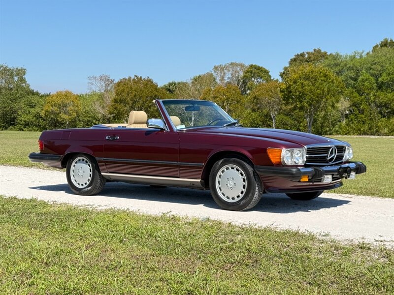 1988 Mercedes-Benz 560 SL   - Photo 1 - Boca Raton, FL 33432