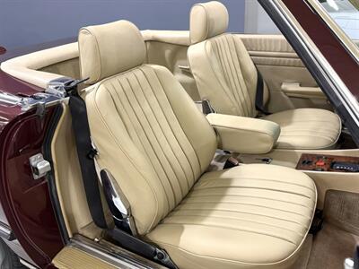 1988 Mercedes-Benz 560 SL   - Photo 19 - Boca Raton, FL 33432