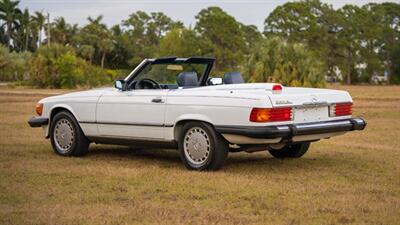 1987 Mercedes-Benz 560 SL   - Photo 10 - Boca Raton, FL 33432