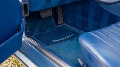 1987 Mercedes-Benz 560 SL   - Photo 19 - Boca Raton, FL 33432