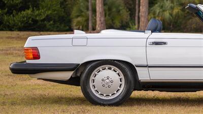 1987 Mercedes-Benz 560 SL   - Photo 5 - Boca Raton, FL 33432
