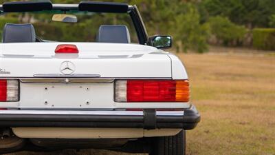 1987 Mercedes-Benz 560 SL   - Photo 14 - Boca Raton, FL 33432