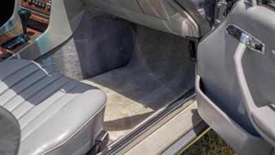1988 Mercedes-Benz 560 SL   - Photo 30 - Boca Raton, FL 33432