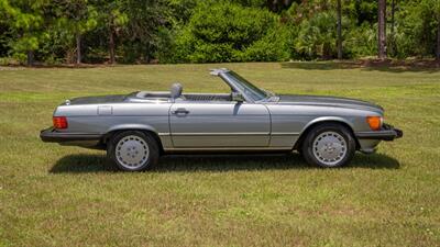 1988 Mercedes-Benz 560 SL   - Photo 15 - Boca Raton, FL 33432