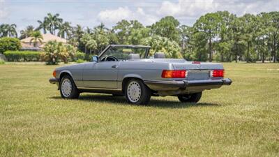 1988 Mercedes-Benz 560 SL   - Photo 9 - Boca Raton, FL 33432