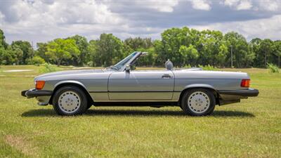 1988 Mercedes-Benz 560 SL   - Photo 8 - Boca Raton, FL 33432