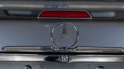 1988 Mercedes-Benz 560 SL   - Photo 32 - Boca Raton, FL 33432
