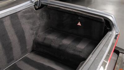 1988 Mercedes-Benz 560 SL   - Photo 72 - Boca Raton, FL 33432