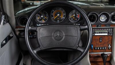 1988 Mercedes-Benz 560 SL   - Photo 39 - Boca Raton, FL 33432