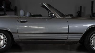 1988 Mercedes-Benz 560 SL   - Photo 8 - Boca Raton, FL 33432