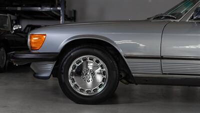 1988 Mercedes-Benz 560 SL   - Photo 20 - Boca Raton, FL 33432