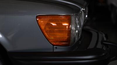 1988 Mercedes-Benz 560 SL   - Photo 11 - Boca Raton, FL 33432