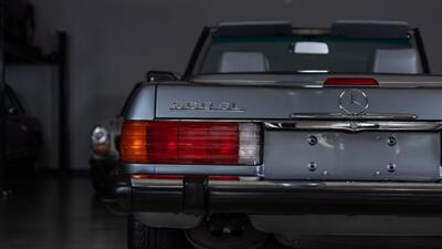 1988 Mercedes-Benz 560 SL   - Photo 29 - Boca Raton, FL 33432