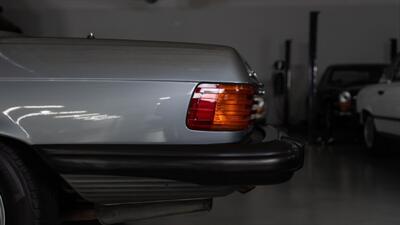1988 Mercedes-Benz 560 SL   - Photo 26 - Boca Raton, FL 33432