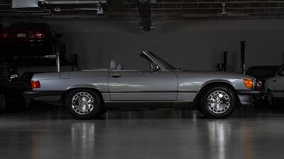1988 Mercedes-Benz 560 SL   - Photo 6 - Boca Raton, FL 33432