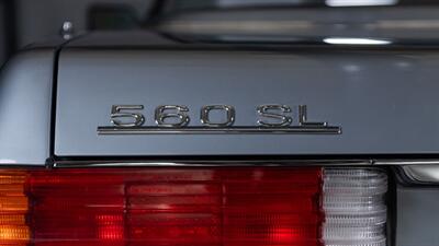 1988 Mercedes-Benz 560 SL   - Photo 31 - Boca Raton, FL 33432