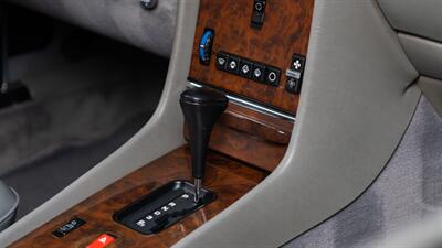 1988 Mercedes-Benz 560 SL   - Photo 47 - Boca Raton, FL 33432