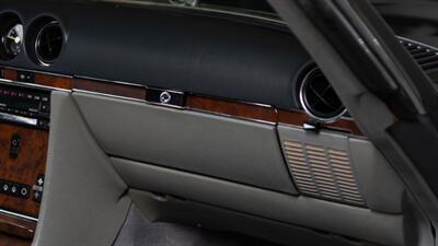 1988 Mercedes-Benz 560 SL   - Photo 48 - Boca Raton, FL 33432