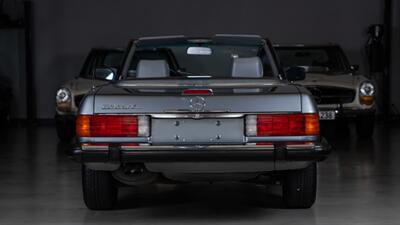 1988 Mercedes-Benz 560 SL   - Photo 28 - Boca Raton, FL 33432