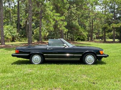 1986 Mercedes-Benz 560 SL   - Photo 2 - Boca Raton, FL 33432