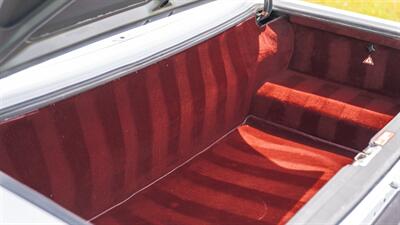 1987 Mercedes-Benz 560 SL   - Photo 28 - Boca Raton, FL 33432