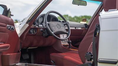 1987 Mercedes-Benz 560 SL   - Photo 17 - Boca Raton, FL 33432