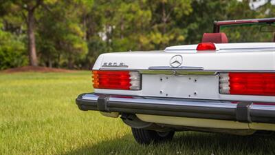 1987 Mercedes-Benz 560 SL   - Photo 14 - Boca Raton, FL 33432