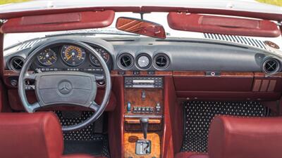 1987 Mercedes-Benz 560 SL   - Photo 18 - Boca Raton, FL 33432