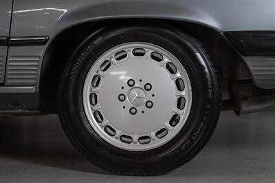 1988 Mercedes-Benz 560 SL   - Photo 26 - Boca Raton, FL 33432