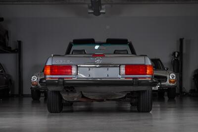 1988 Mercedes-Benz 560 SL   - Photo 32 - Boca Raton, FL 33432