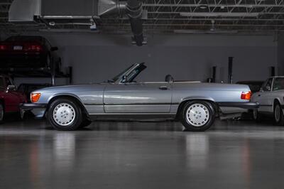 1988 Mercedes-Benz 560 SL   - Photo 21 - Boca Raton, FL 33432