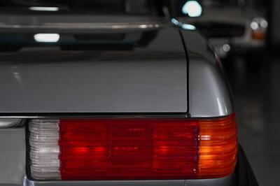 1988 Mercedes-Benz 560 SL   - Photo 37 - Boca Raton, FL 33432