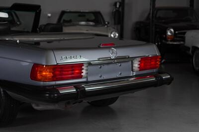 1988 Mercedes-Benz 560 SL   - Photo 30 - Boca Raton, FL 33432