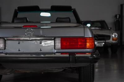 1988 Mercedes-Benz 560 SL   - Photo 34 - Boca Raton, FL 33432