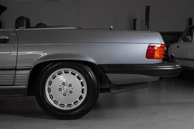 1988 Mercedes-Benz 560 SL   - Photo 25 - Boca Raton, FL 33432