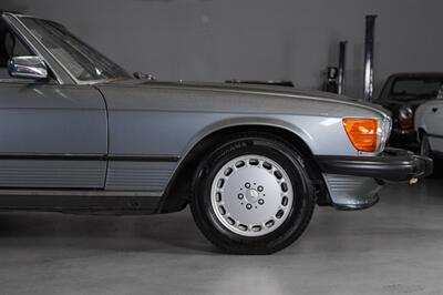 1988 Mercedes-Benz 560 SL   - Photo 8 - Boca Raton, FL 33432