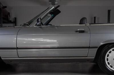 1988 Mercedes-Benz 560 SL   - Photo 24 - Boca Raton, FL 33432