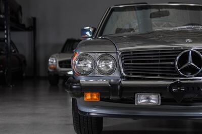 1988 Mercedes-Benz 560 SL   - Photo 13 - Boca Raton, FL 33432