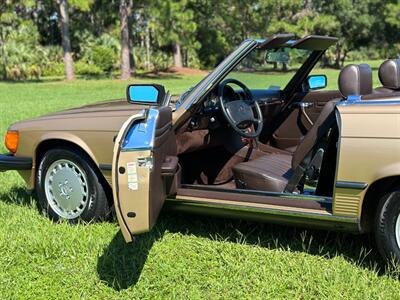 1988 Mercedes-Benz 560 SL   - Photo 15 - Boca Raton, FL 33432