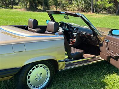 1988 Mercedes-Benz 560 SL   - Photo 14 - Boca Raton, FL 33432