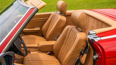 1988 Mercedes-Benz 560 SL   - Photo 25 - Boca Raton, FL 33432