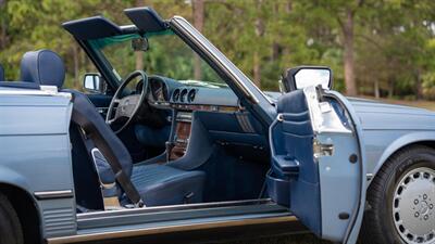 1989 Mercedes-Benz 560 SL   - Photo 19 - Boca Raton, FL 33432