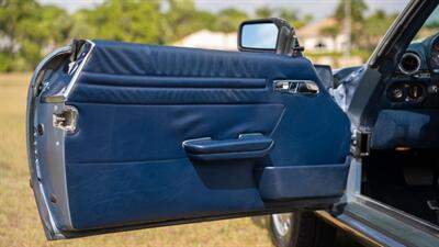 1989 Mercedes-Benz 560 SL   - Photo 12 - Boca Raton, FL 33432