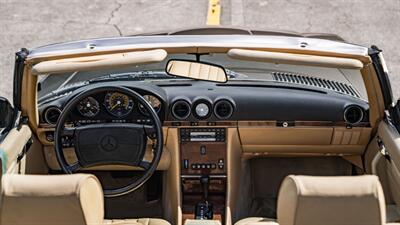 1988 Mercedes-Benz 560 SL   - Photo 23 - Boca Raton, FL 33432