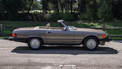 1988 Mercedes-Benz 560 SL   - Photo 16 - Boca Raton, FL 33432
